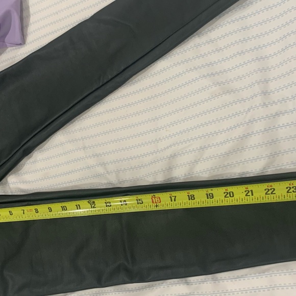 Bundle of Two black faux leather leggings - Picture 13 of 14